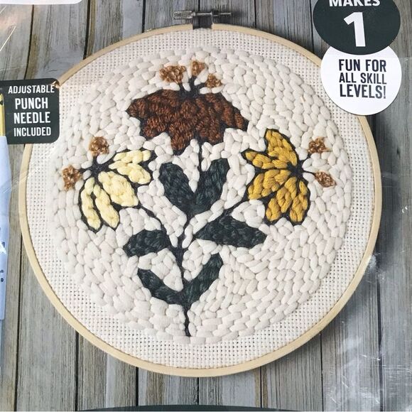 New Leisure Arts / Blanc Laine Flowers Punch Needle Kit 8” Hoop - Picture 1 of 7